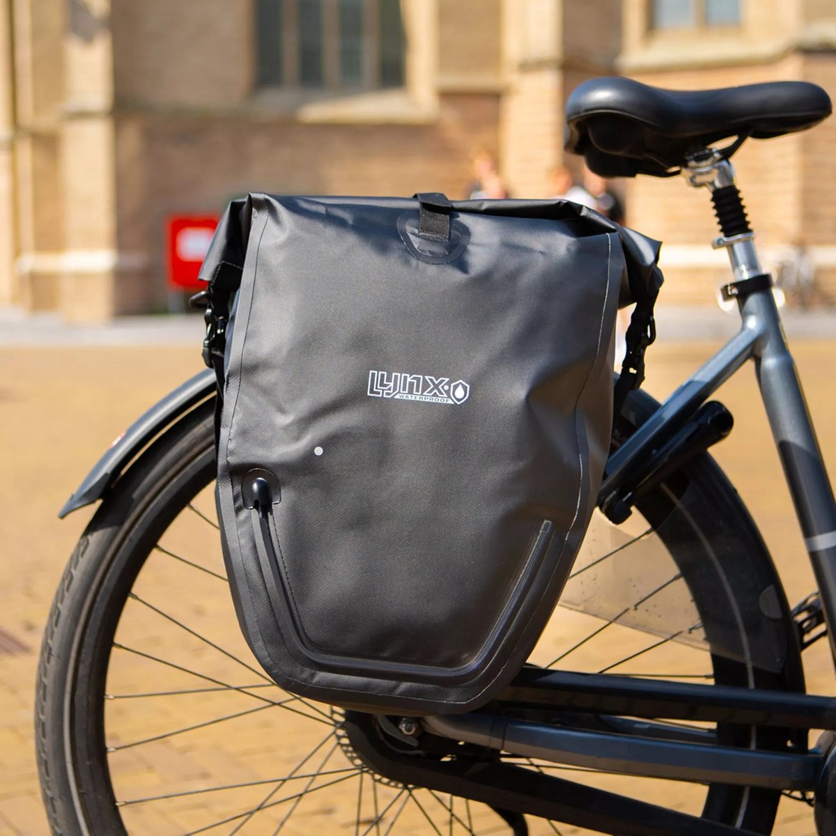 Enkele Fietstas Met LED Verlichting - 29 Liter - Zwart kopen