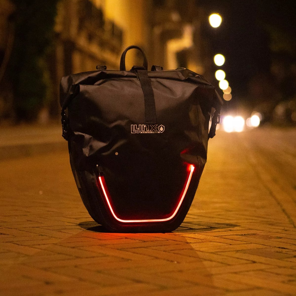 Enkele Fietstas Met LED Verlichting - 29 Liter - Zwart kopen