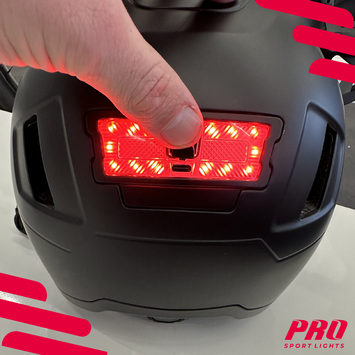 Casco Pro Sport Lights Ice para speed pedelec NTA 8776 — LED, 2 viseras y orejeras