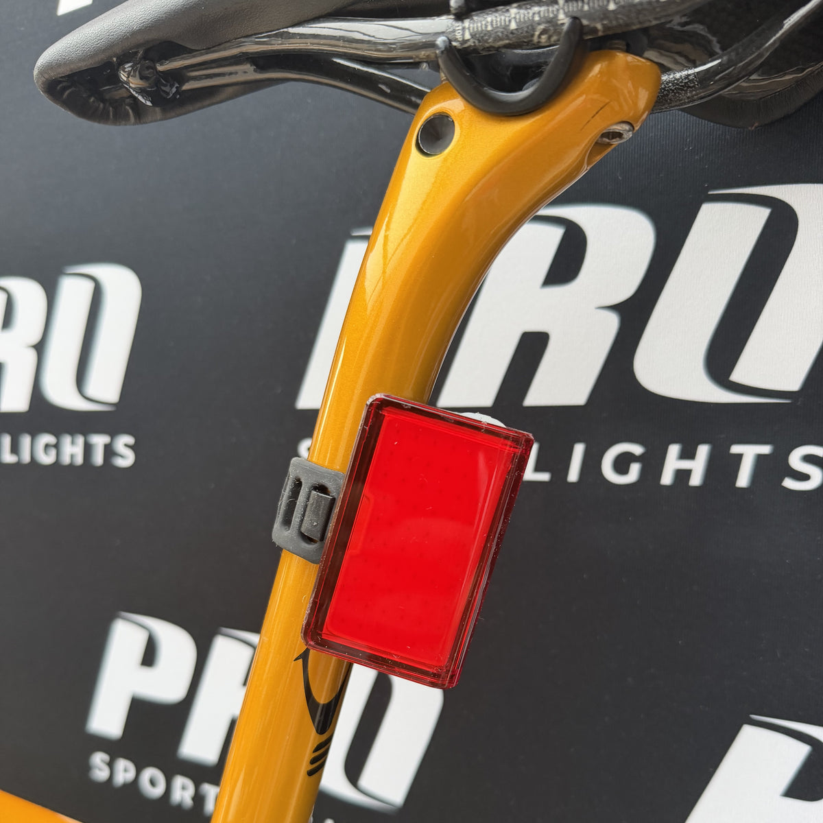 Set luci bici USB ricaricabili 2200 + 300 Lumen