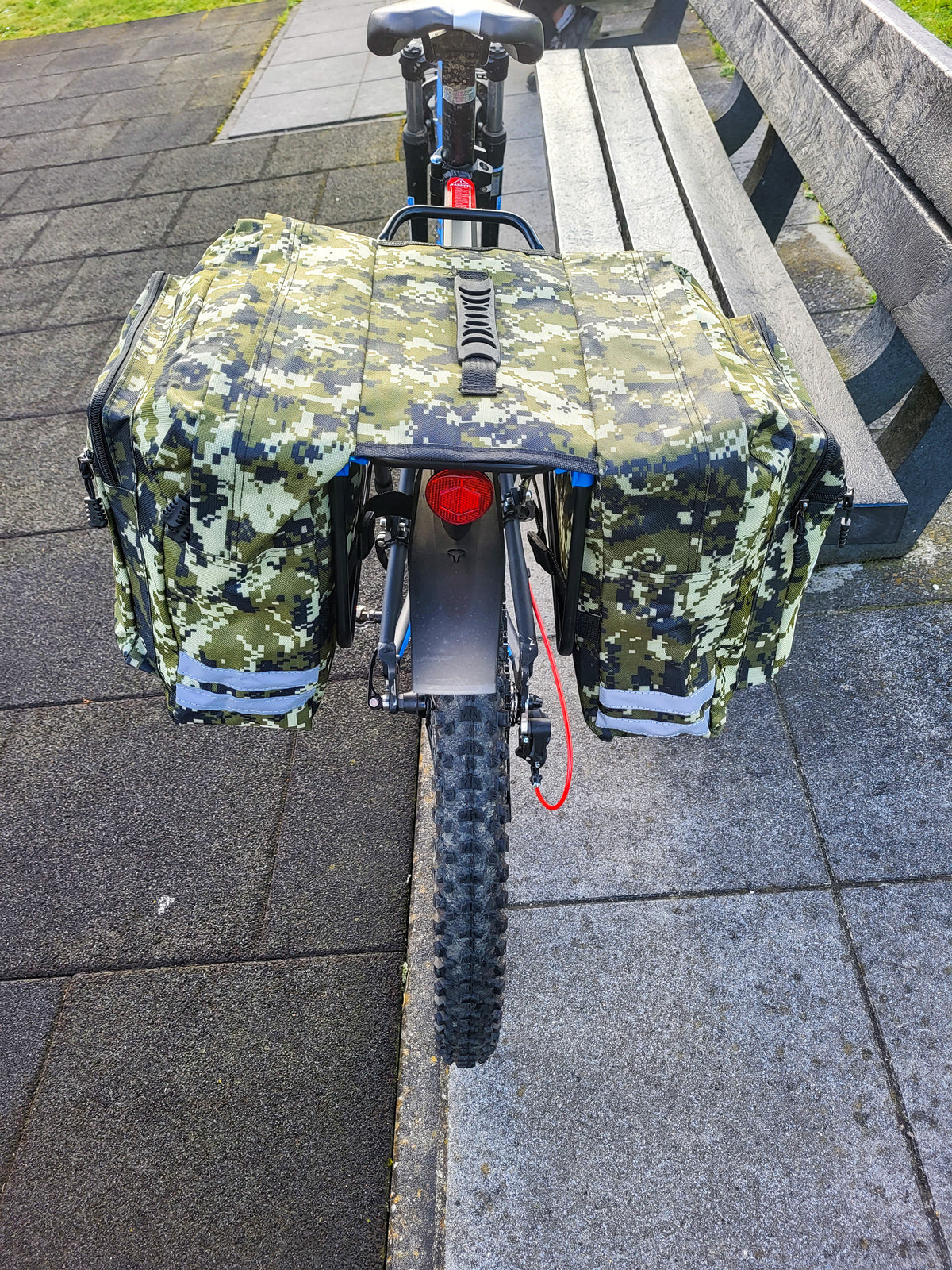 Pro Sport Lights dobbelte cykeltasker – armygrøn camouflage