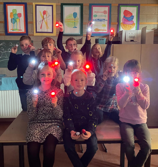 Gemeentelijke Basisschool rijdt veilig dankzij samenwerking met Pro Sport Lights!