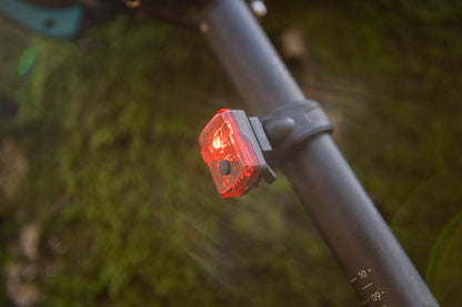 Lynx Easyfix LED -takavalo – punainen, USB-ladattava