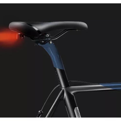Comfort-satula USB-ladattavalla LED-takavalolla – unisex, musta/sininen
