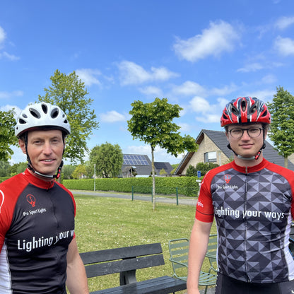Pro Sport Lights pyöräilykypärä – punainen/musta, Medium/Large