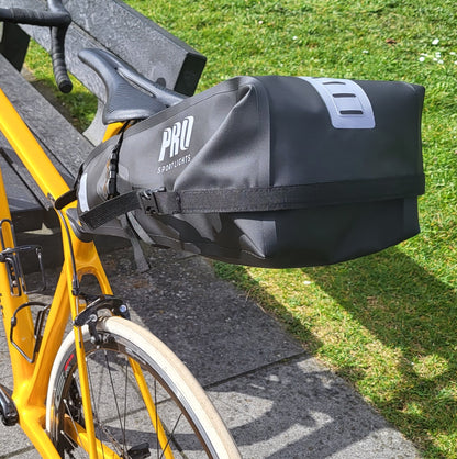 Pro Sport Lights Performance satulalaukku 14 l – musta, vedenpitävä